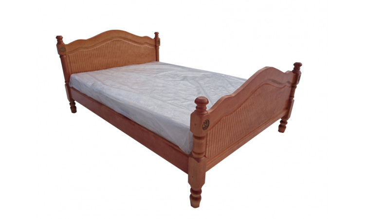 Кровать Лама с резьбой